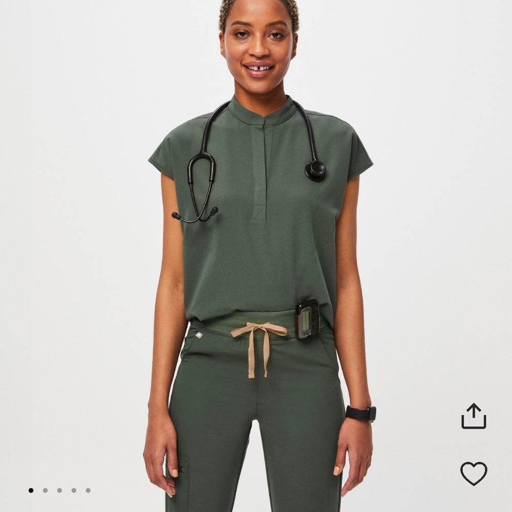 Figs- Moss Rafaela Oversized Scrub Top NWT